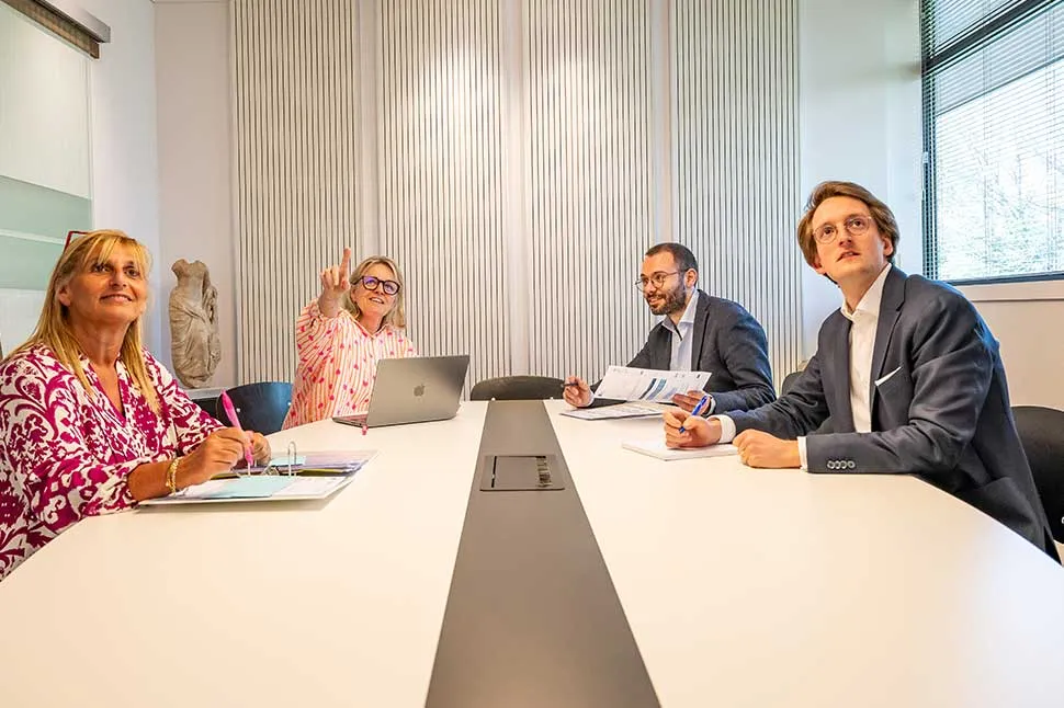 Graphical illustration of investment criteria